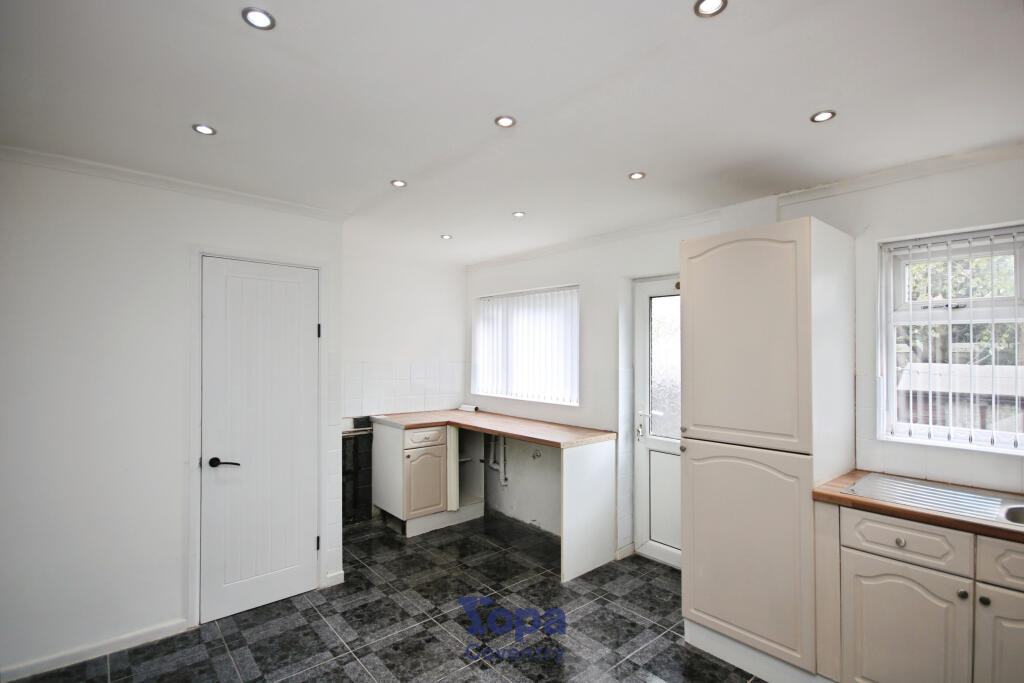 4b7c656d-Kitchen 203.JPG