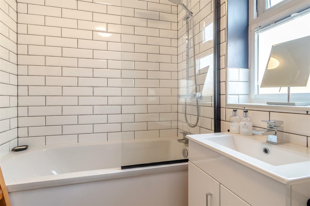 8616413-interior27.jpg