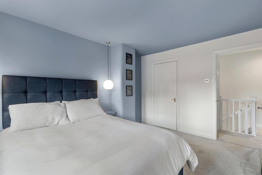 Bed 1 3.jpg