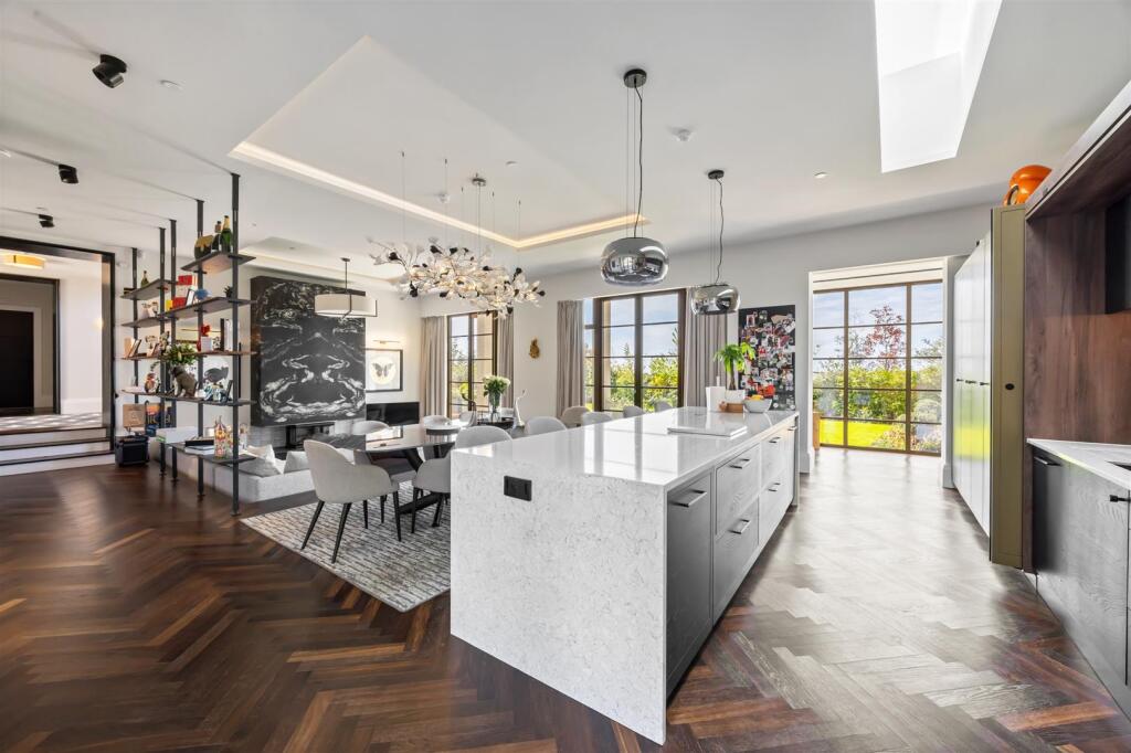 Dyke Road, 77b-036.jpg