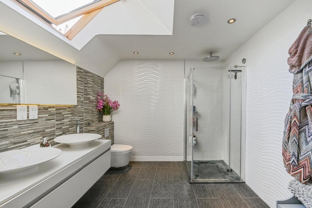 Master Ensuite