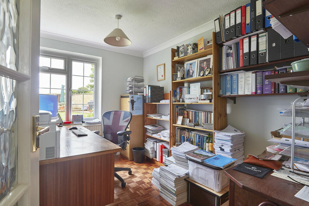 2_Ferndale_Close_...