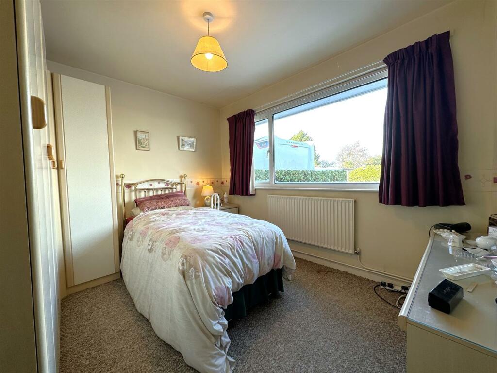 Master Bedroom 582