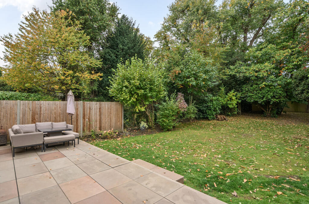 1360972-5-68e6194...