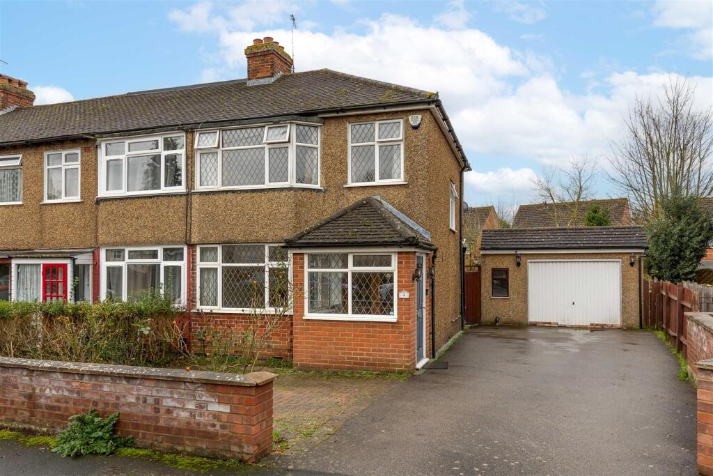 4 Holme Close-15.jpg