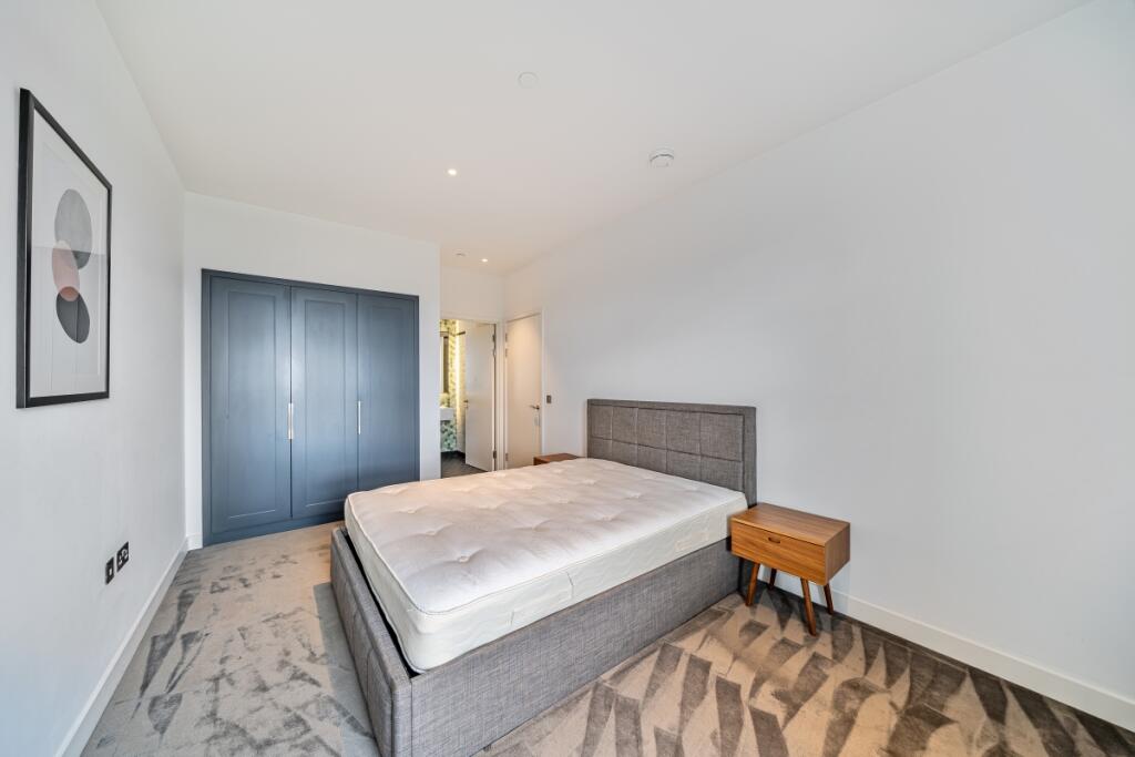 1300708-10-6835f1...