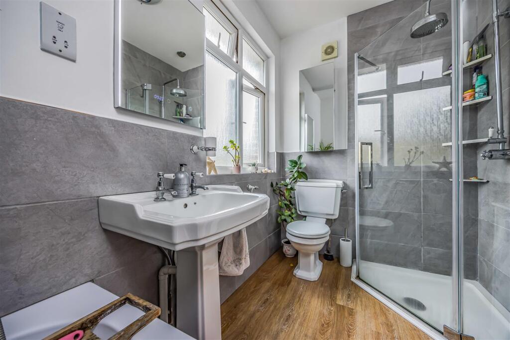 59 Woodfield Avenue, Drayton-Small-PorticoMarketin