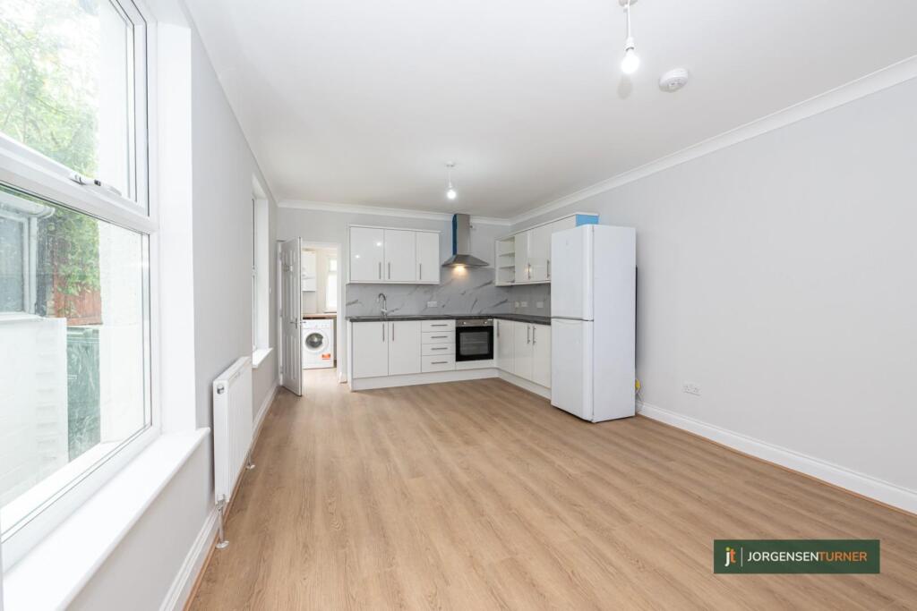 Birkbeck Avenue 28A-002 LR - JT.jpg