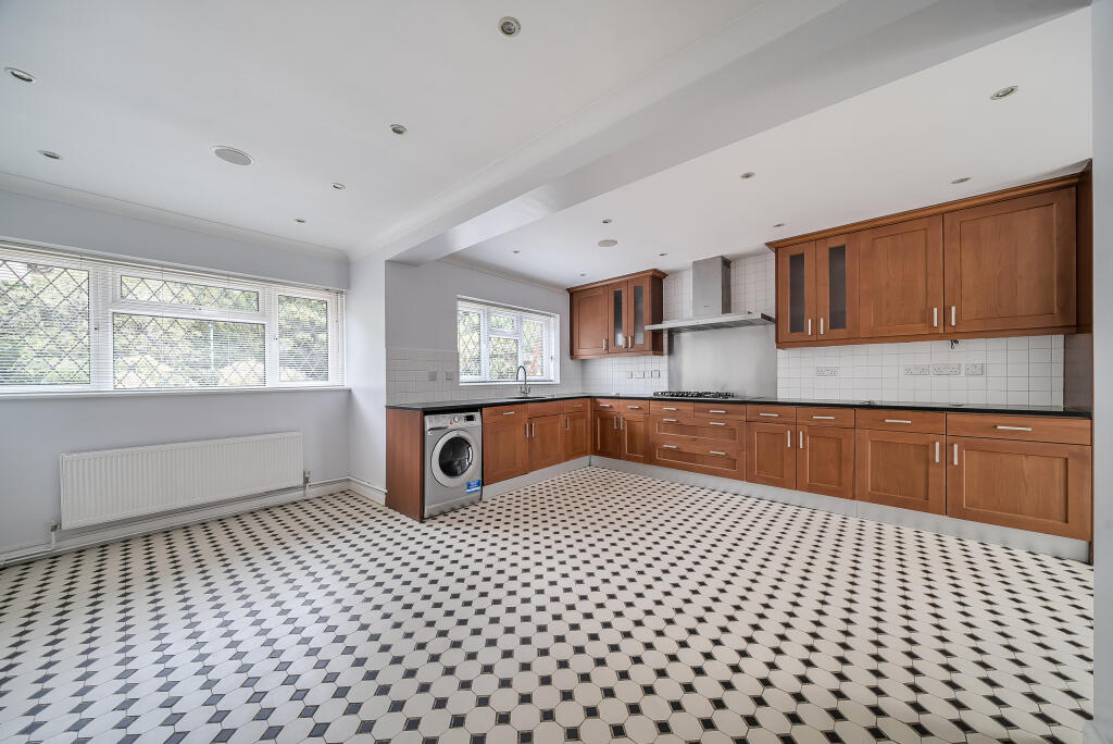 1356296-23-68cacf6ce4149