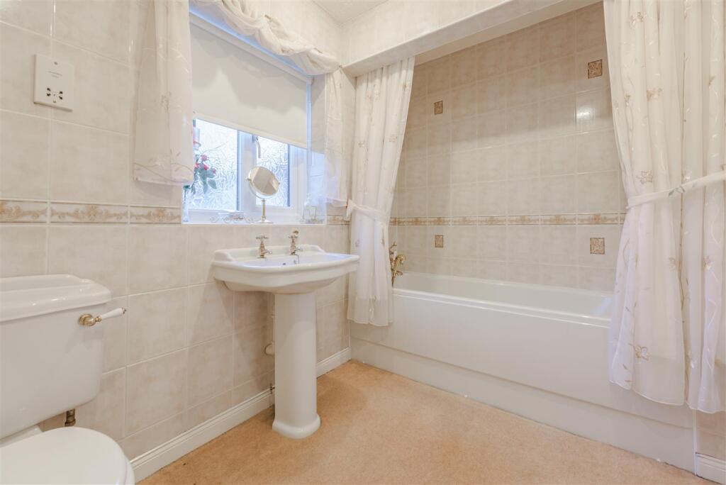 72 Main Street, Netherseal