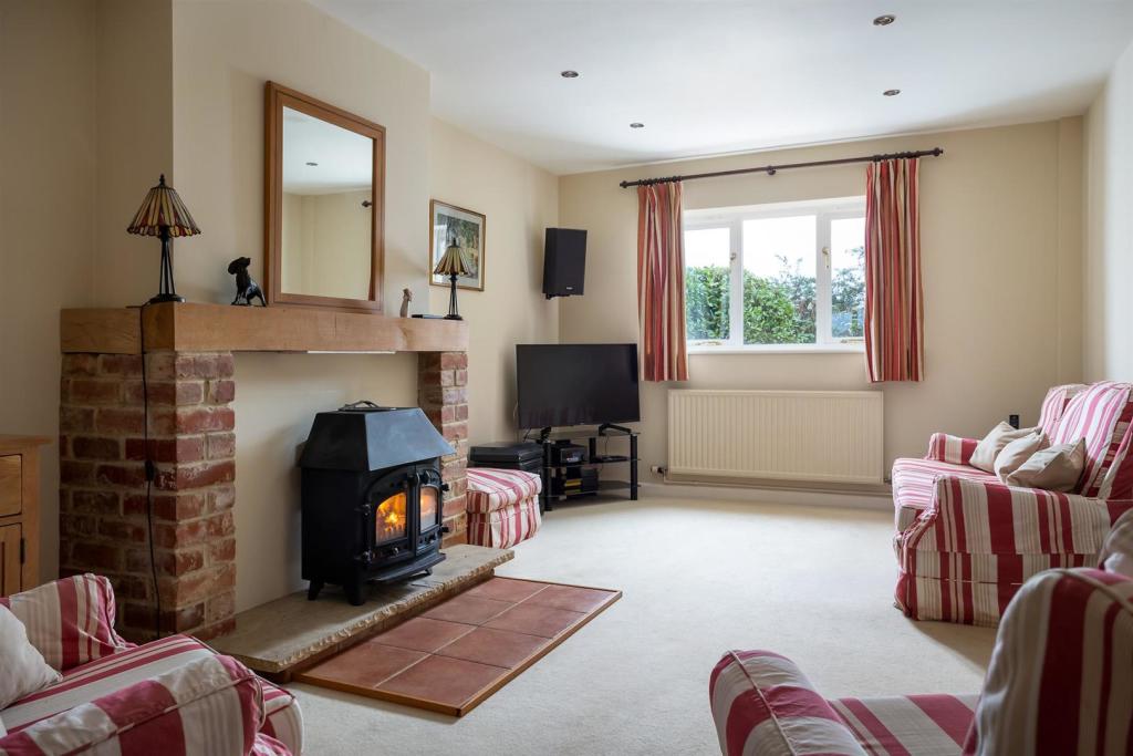 38 - Apperley - GL54 4NQ - Web.jpg