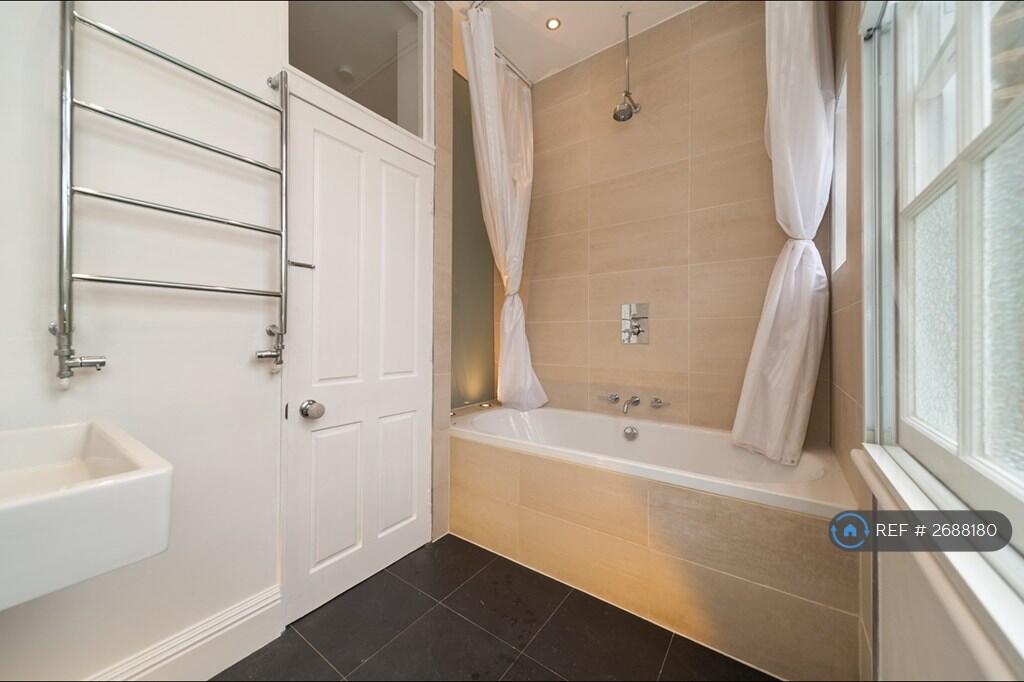Bathroom Photo 2