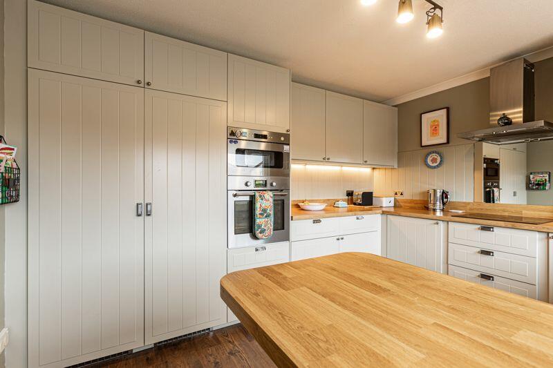 Breakfasting Kitchen