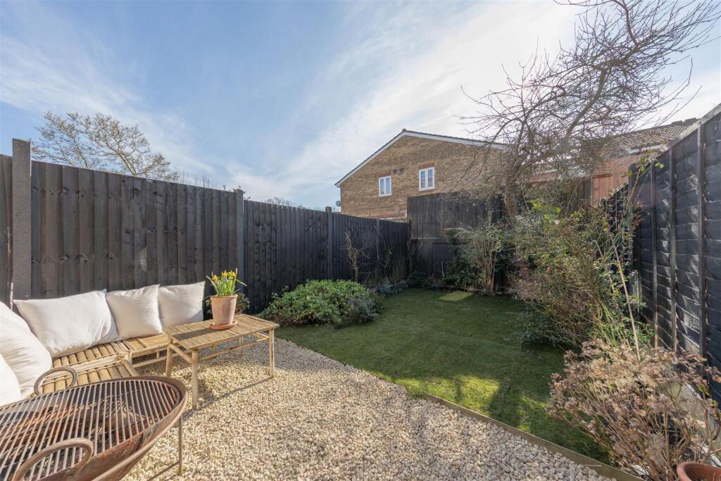 Acacia Road E17