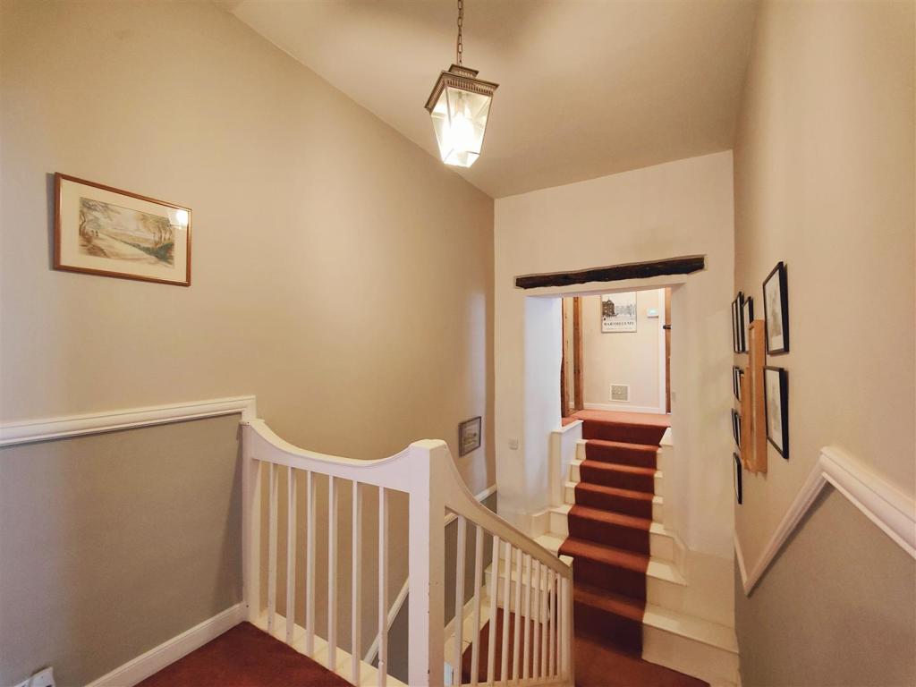 Main Landing (Split Level)