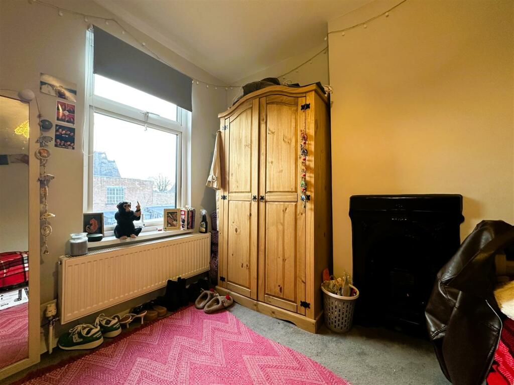 Bedroom 3 II.jpg