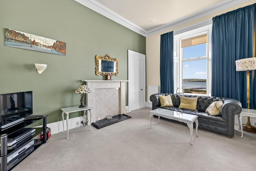 8 buchanan street, largs_23.jpg