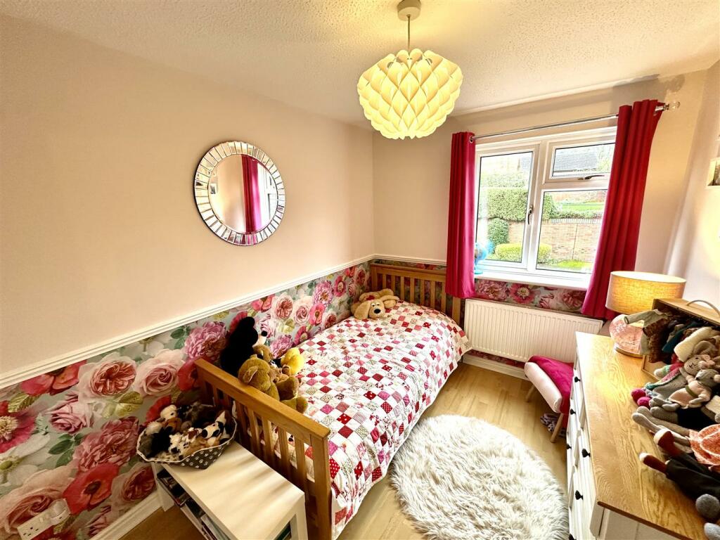 BEDROOM 4