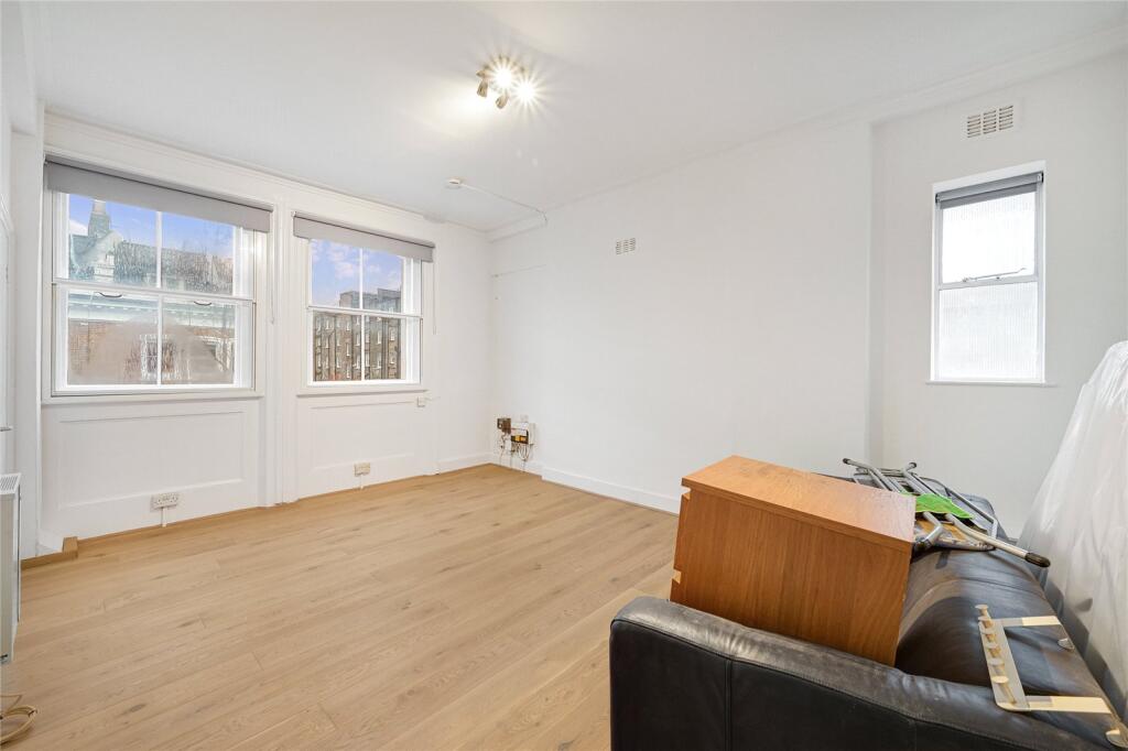 Studio Room