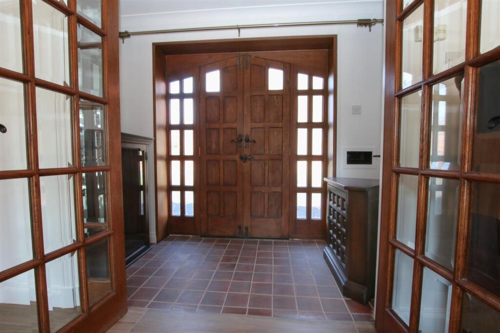 ENTRANCE HALL