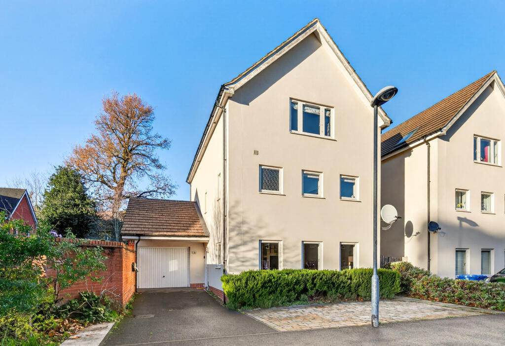 Jaguar Lane, Bracknell, RG12