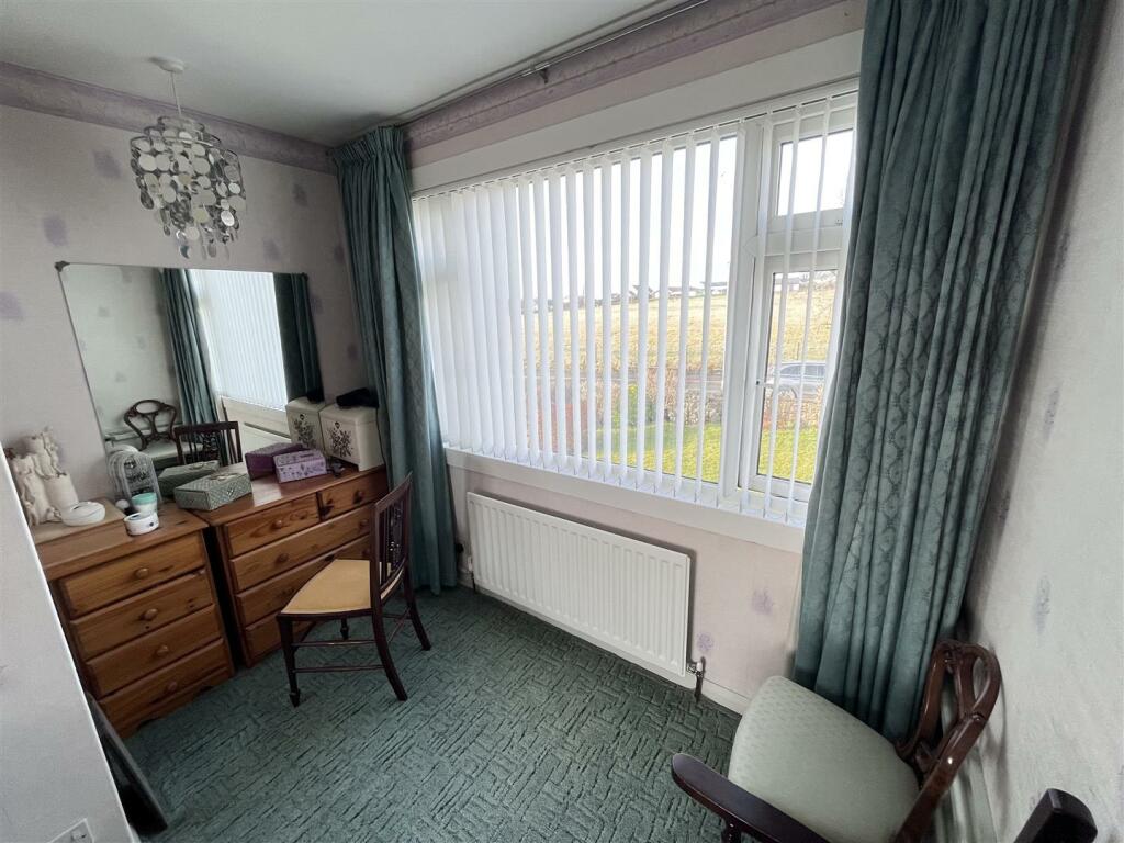 bed dressing area.JPG