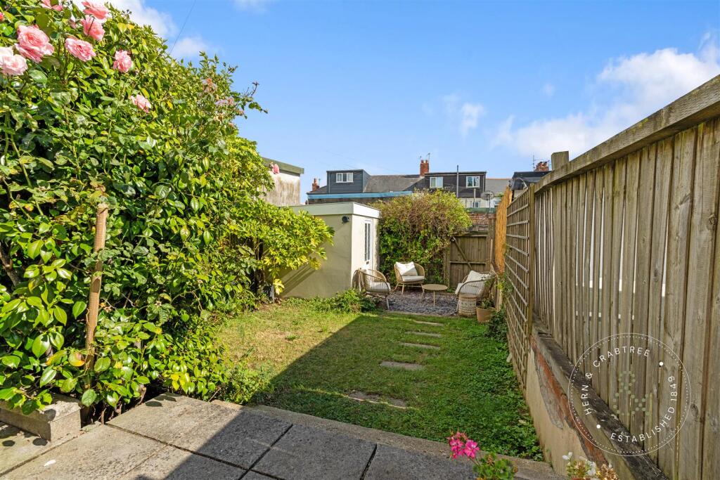 Gelligaer Street, Hern Crabtree (7).jpg