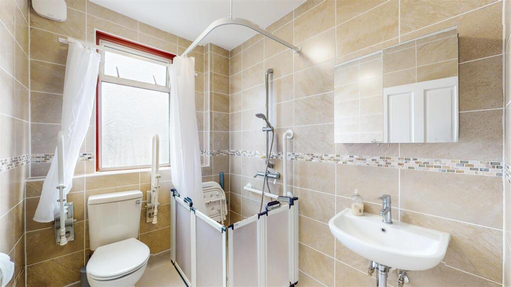 Shower room.jpg