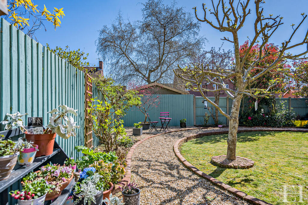 8643242-exteriorW...