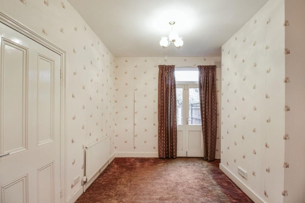 35 Mathews Park Avenue, Stratford, London E15 4AE