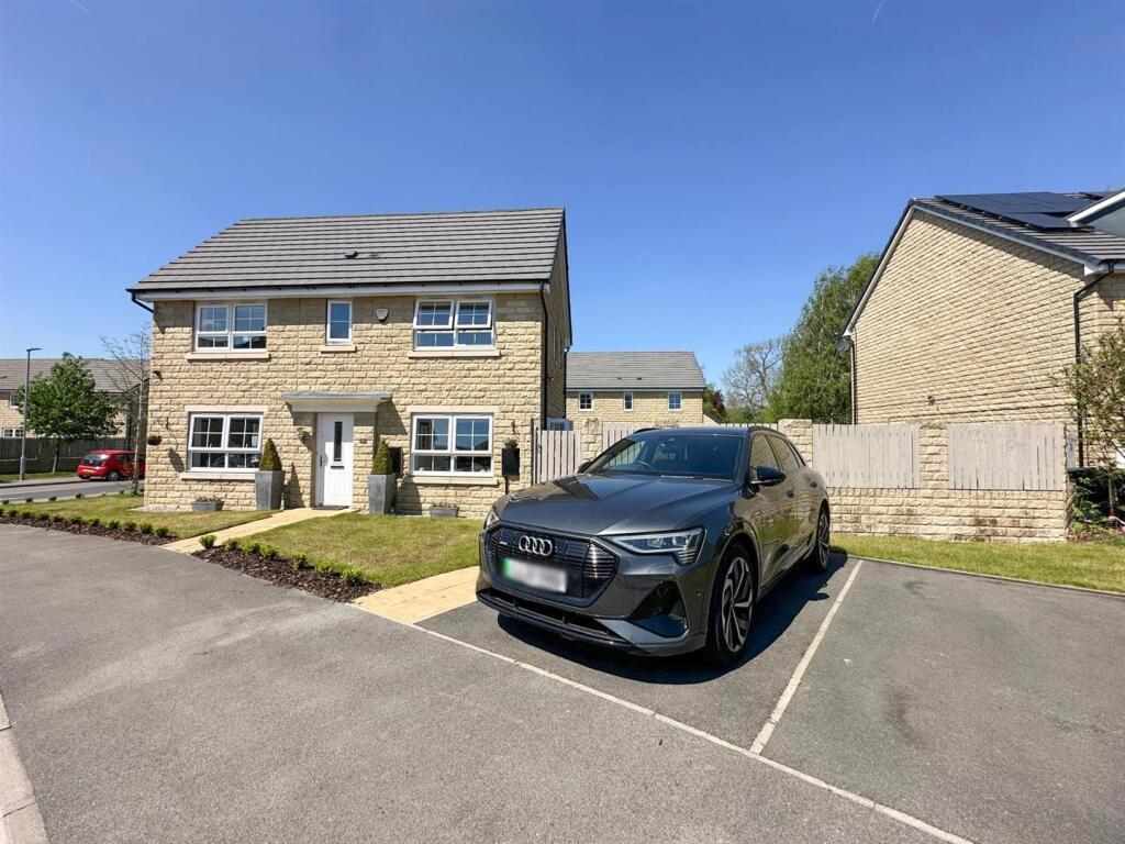 Three bed detached property, Silsden 27