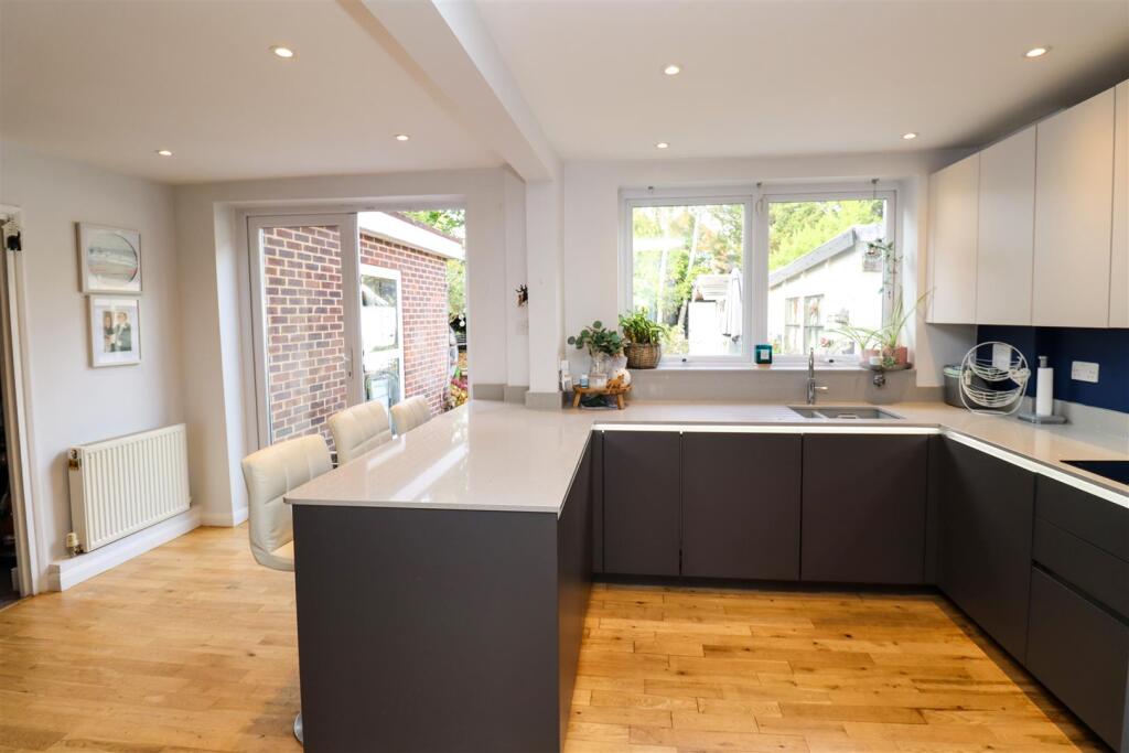 Kitchen/Breakfast Room