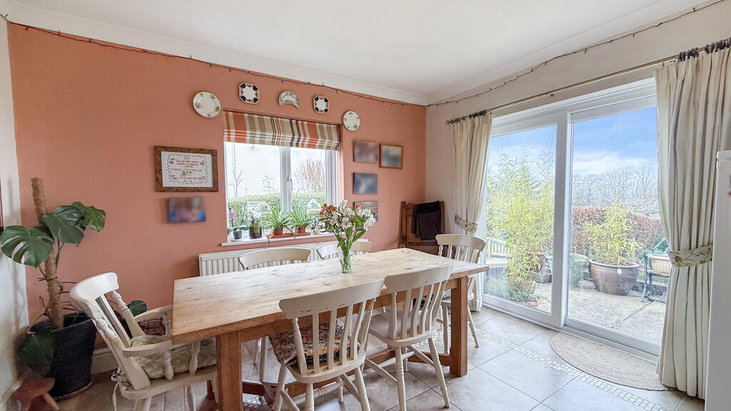 Kitchen/dining ro...