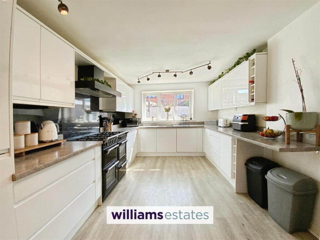 fitted kitchen