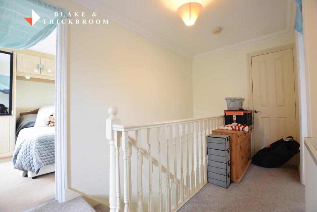 FIRST FLOOR LANDING
