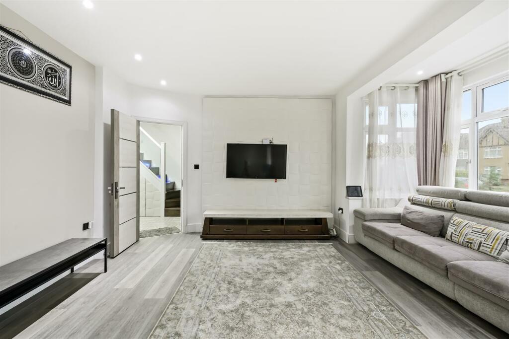 260 East Lane - FtMcyk8TDKZx3jMgpx87.jpg