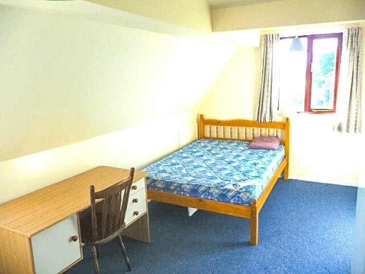 Bed 1.jpg