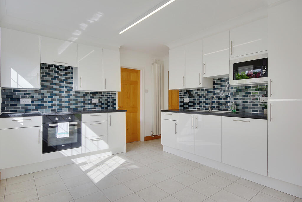 18 Kitchen C