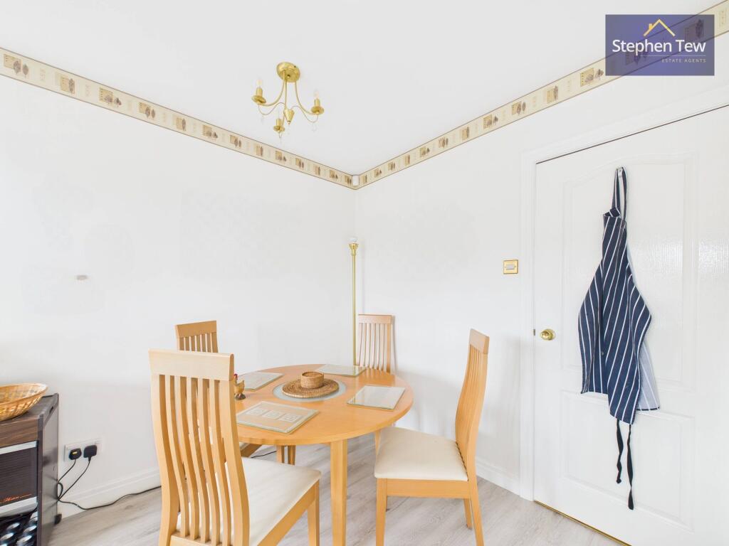 Kitchen/ Dining Room