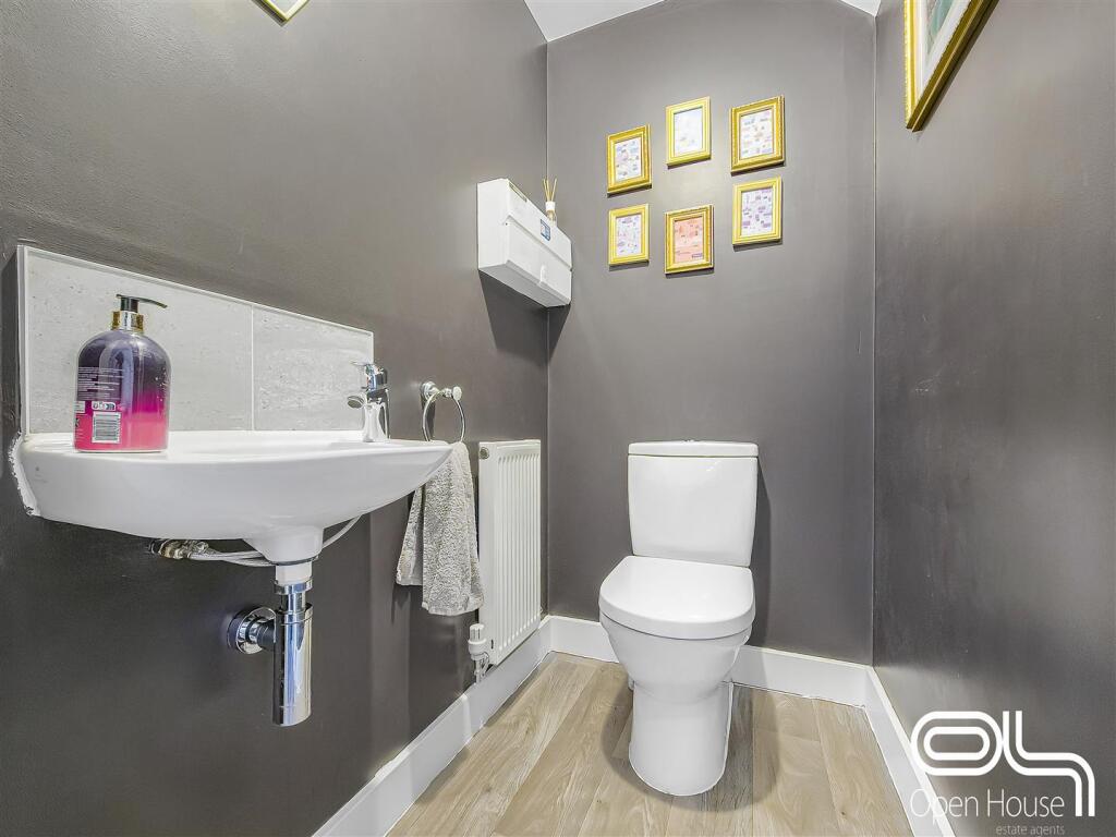 Pickering Drive (7).jpg