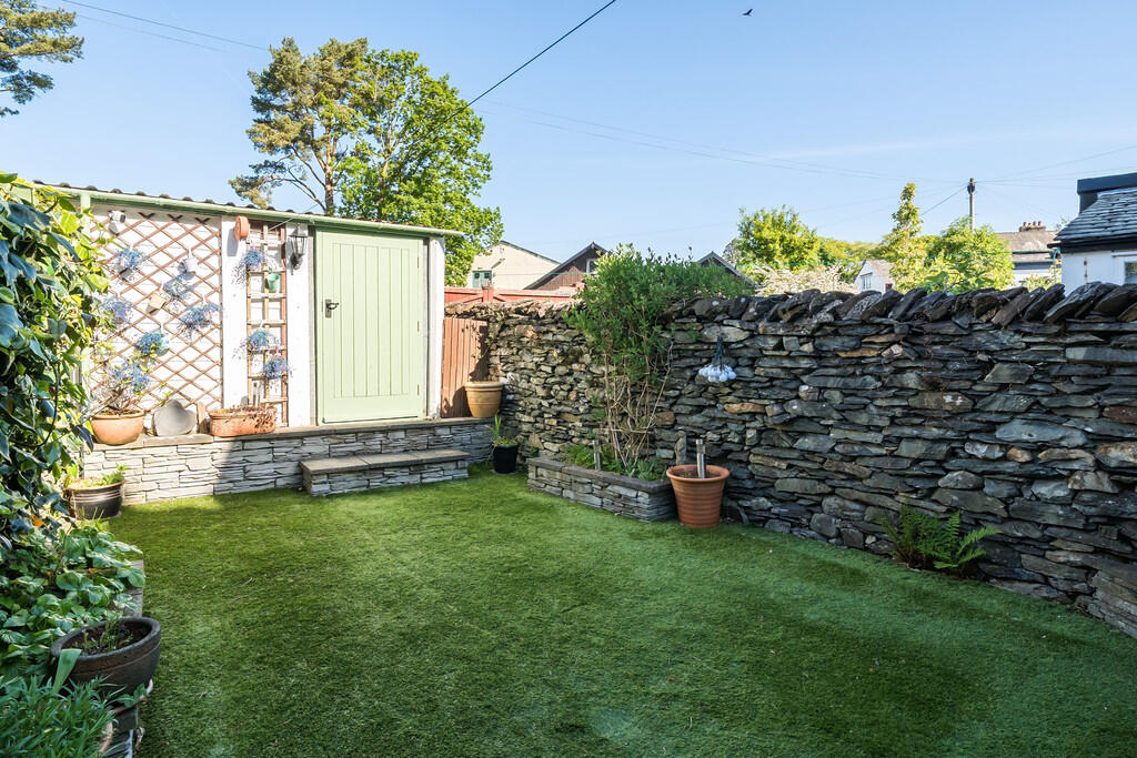 Rear Garden, Gara...