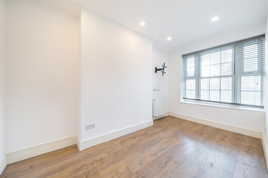 Bedroom.JPG