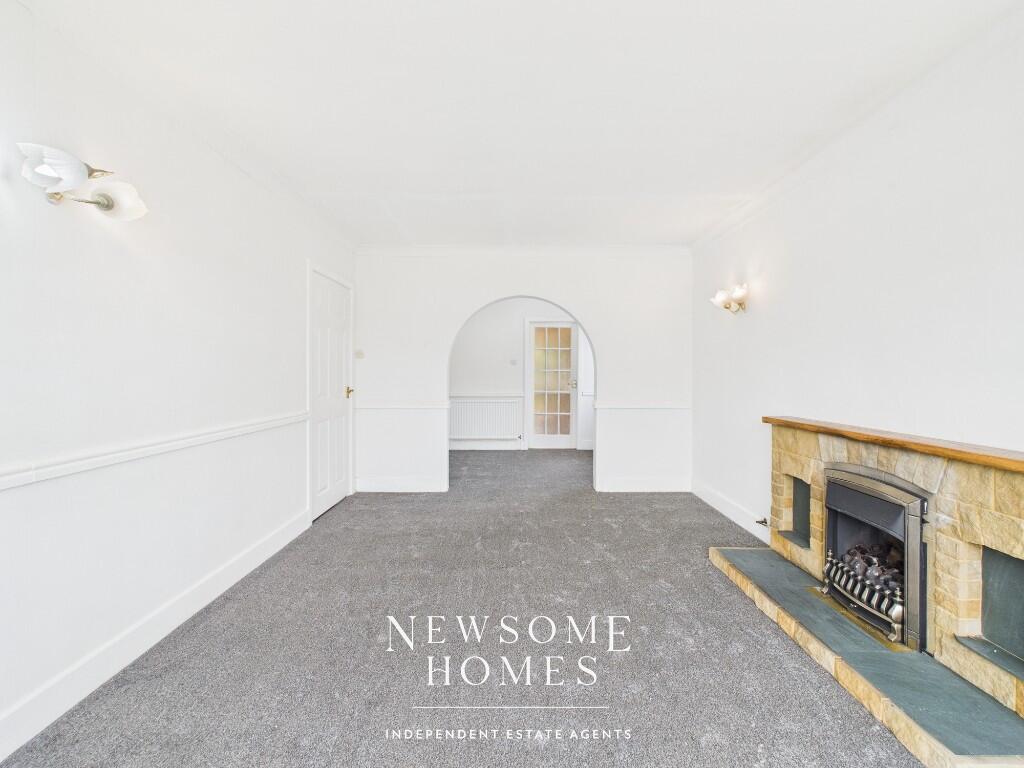 Lounge/ Dining Room