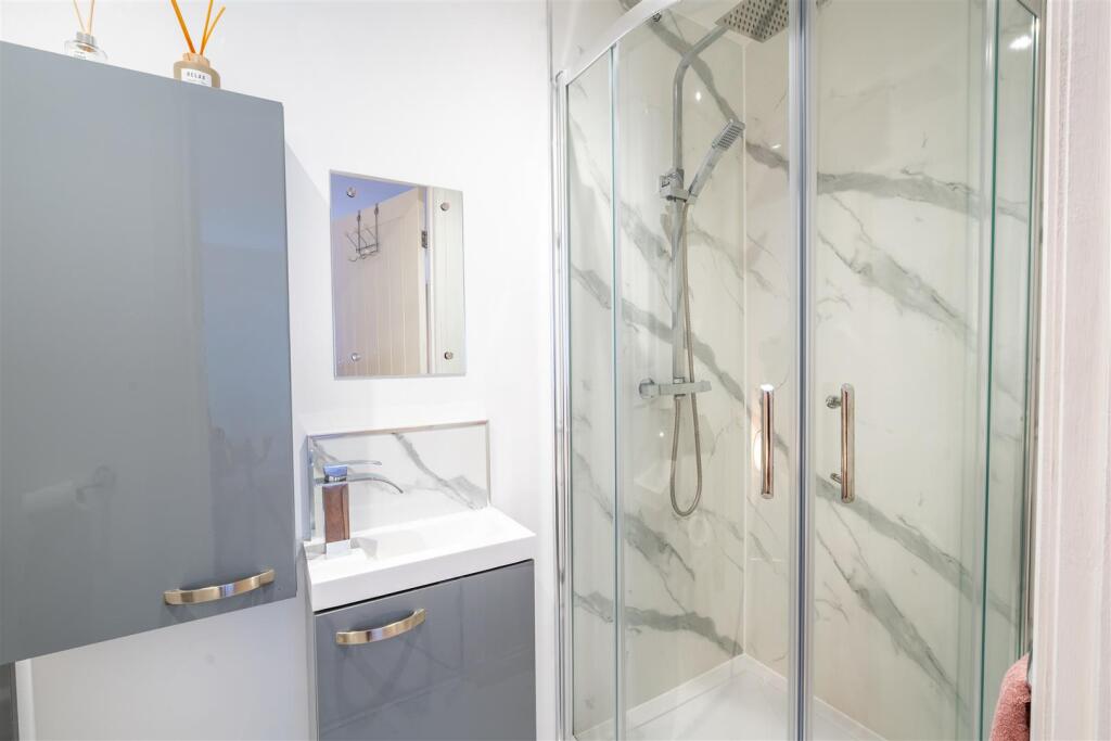 Downstairs ensuite.jpg