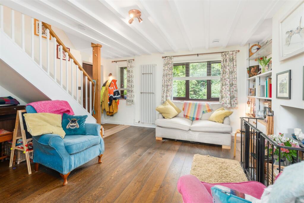 6 Rose Hall Lane, Middleton Cheney-8.jpg