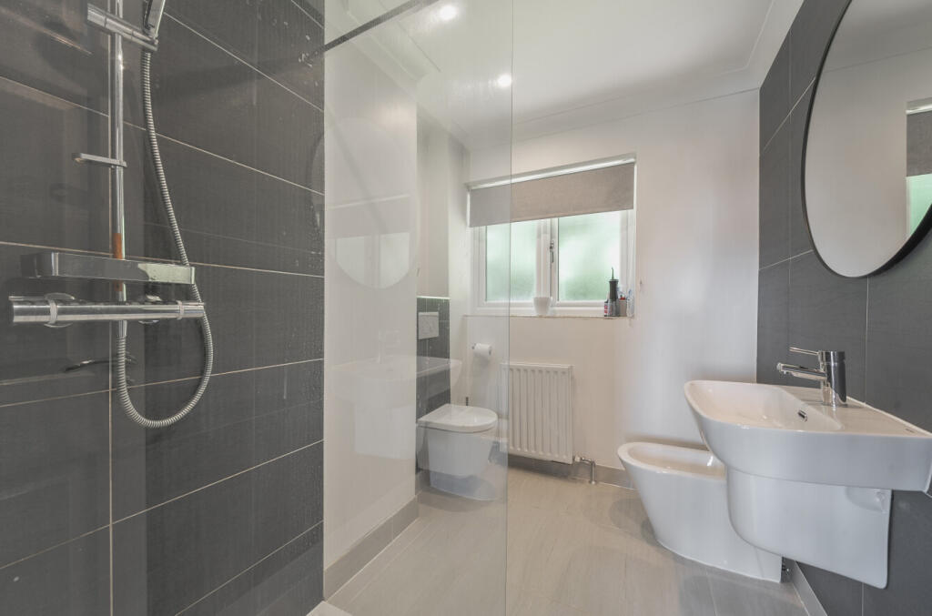 1301904-16-683f2d...