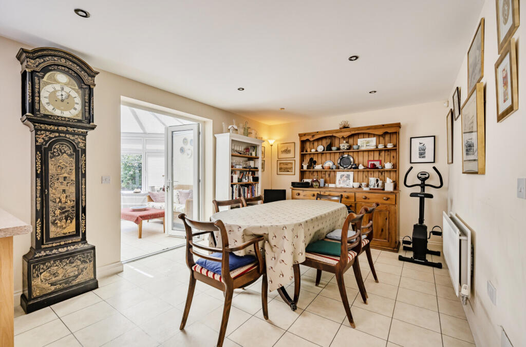 1300468-37-683dbe...