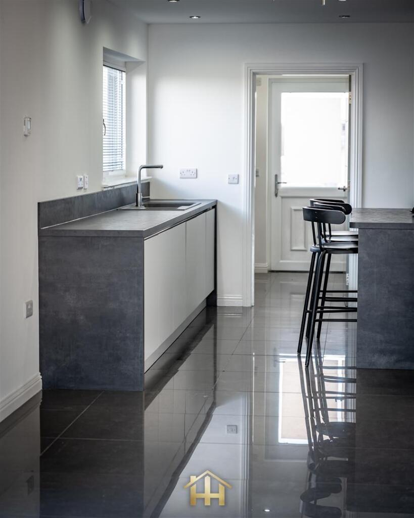 16B FALKLAND CRES DD53SQ 180325 EDIT (8 of 83).jpg