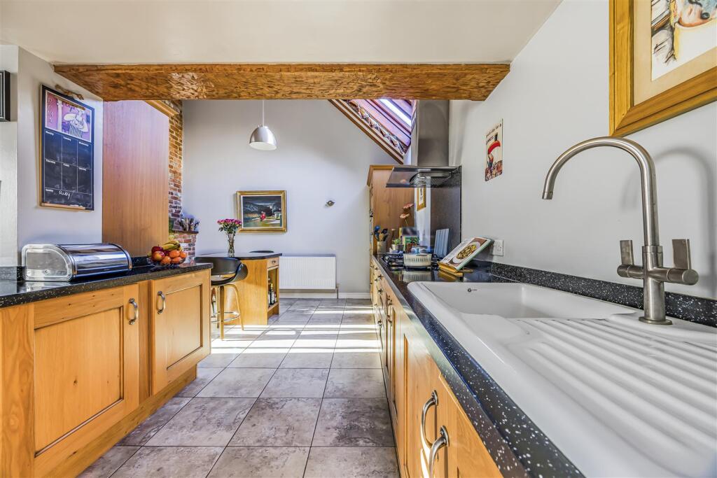 2 Marsh Barns, Marsh Lane, Merston-PorticoMarketin