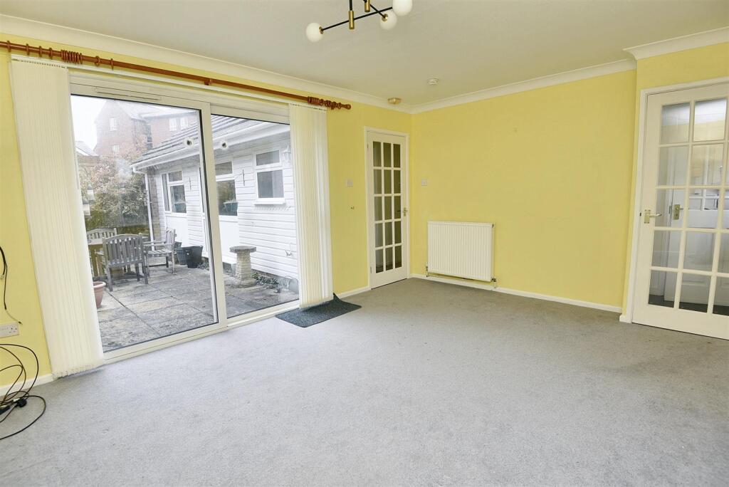 Sitting/Dining Room